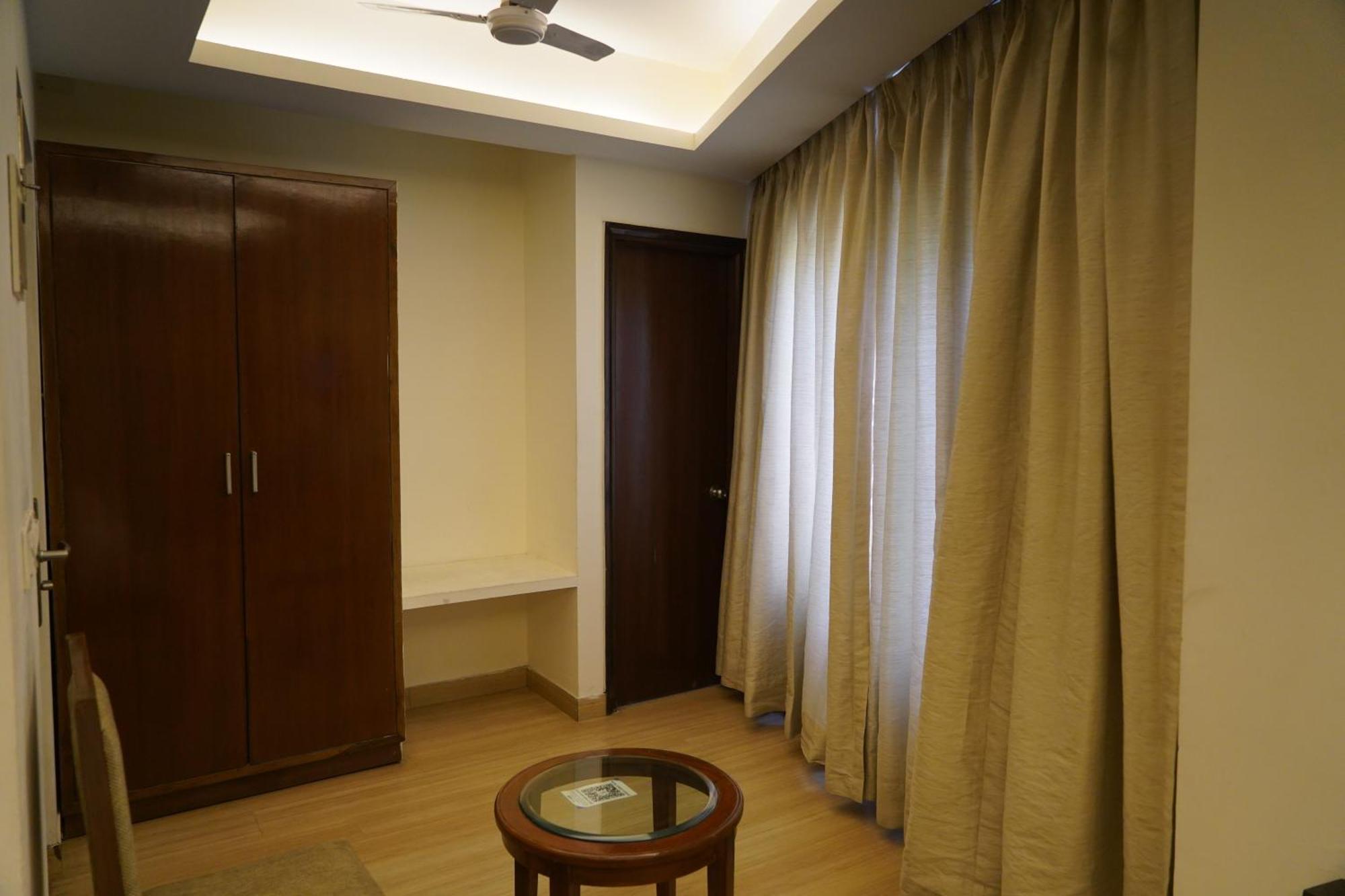 โรงแรมฟอเรสต์ อเวนิว เดห์ราดุน ภายนอก รูปภาพ