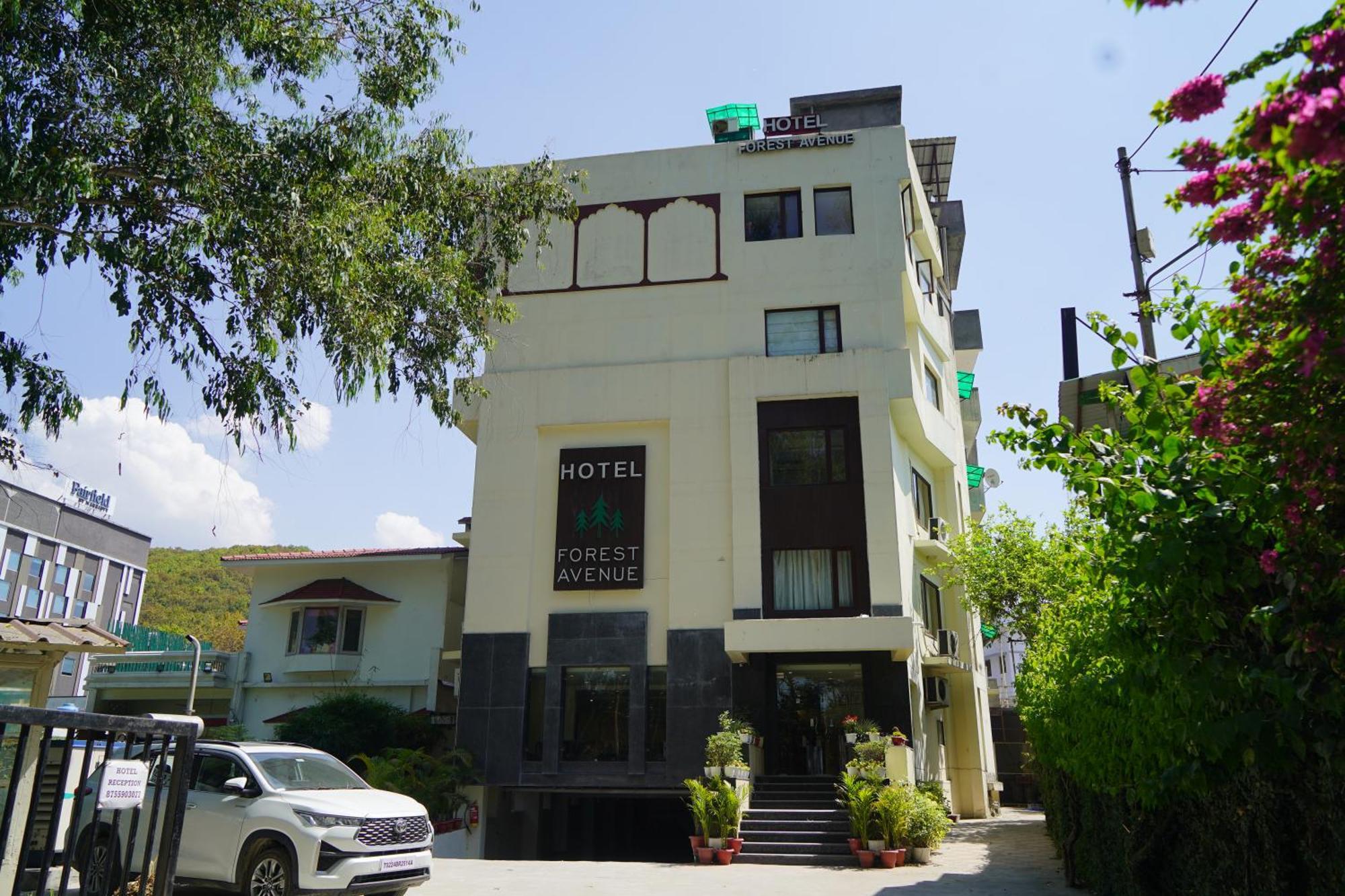 โรงแรมฟอเรสต์ อเวนิว เดห์ราดุน ภายนอก รูปภาพ