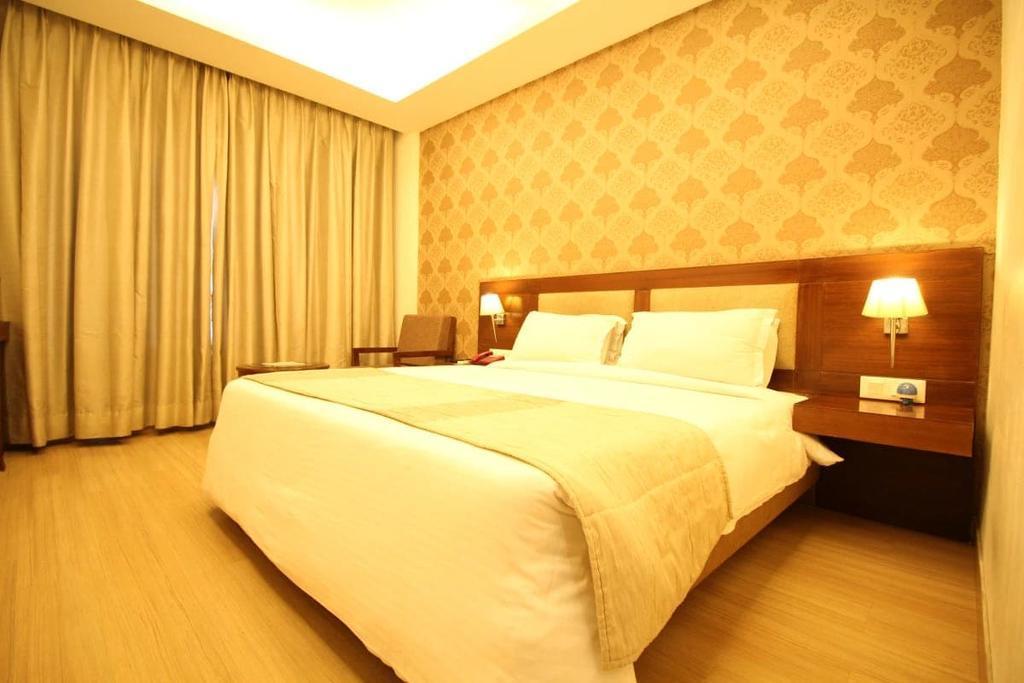 โรงแรมฟอเรสต์ อเวนิว เดห์ราดุน ภายนอก รูปภาพ